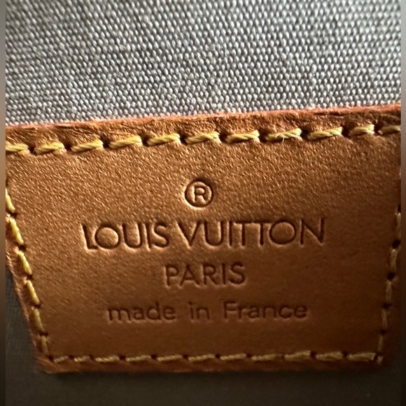 Authentic Vernis LV Bag - Picture 10 of 17
